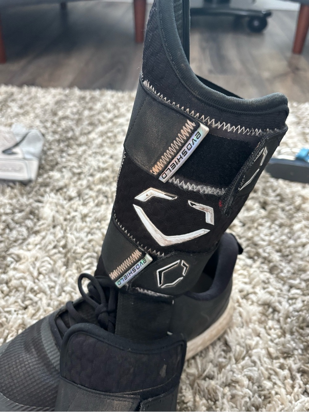EVOSHIELD Black Athletic Shin Guard - Left